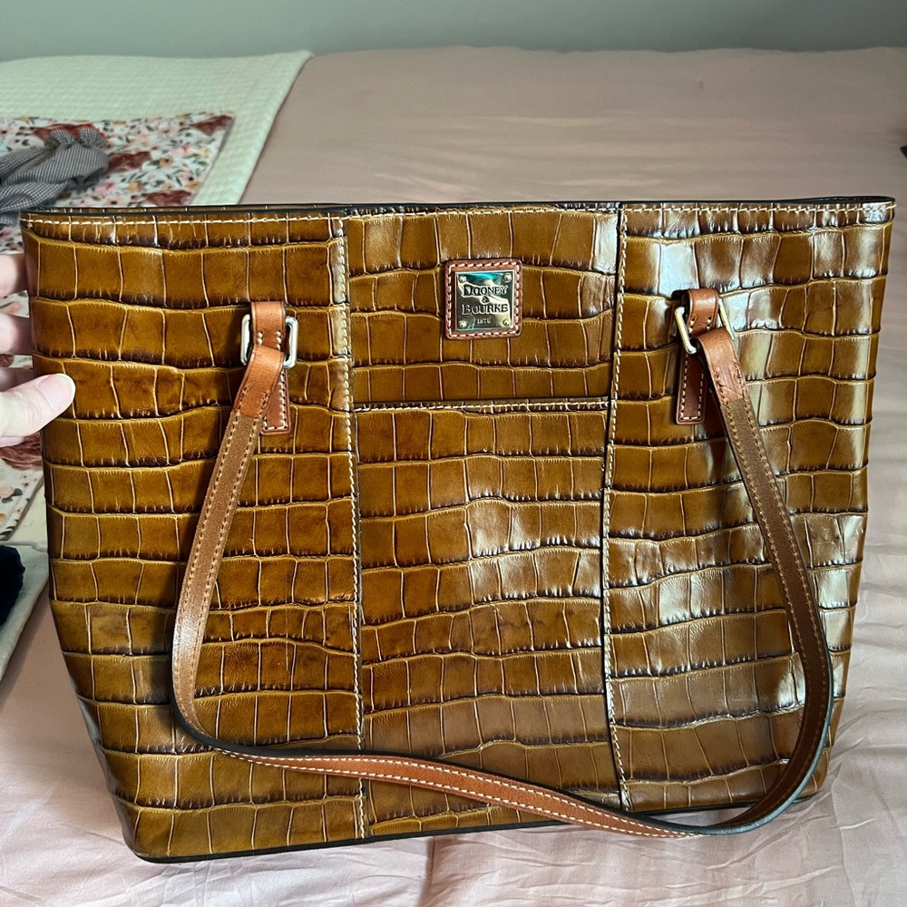 Dooney & Bourke Handbag &Wallet, brown